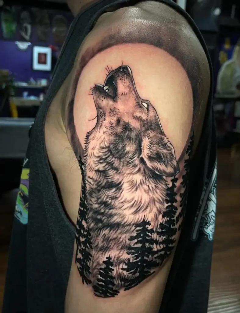 Tatuagem de lobo solitário